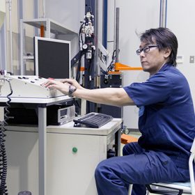 Điều khiển máy ở Nhật