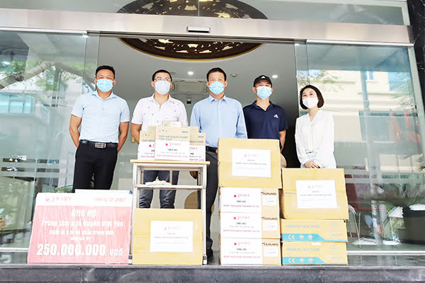 JVNET hỗ trợ thiết bị y tế cho Việt yên