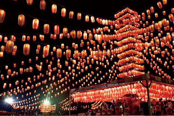 Đèn lồng tại lễ Obon