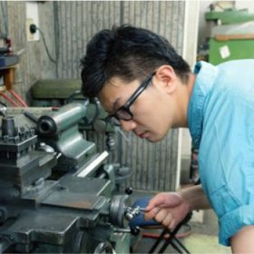 Đi Nhật Bản làm việc cho nam ép kim loại