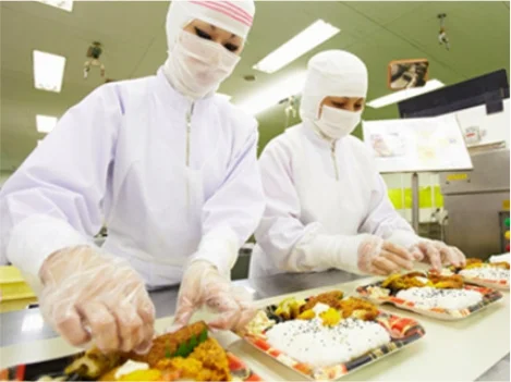 TUYỂN 9 NỮ CHẾ BIẾN ĐỒ ĂN SẴN