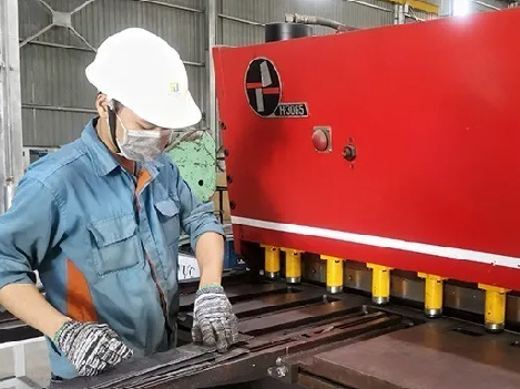 Chế tạo kim loại tấm XKLĐ