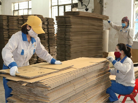 Sang Nhật làm việc