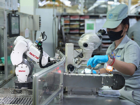 Kiểm tra linh kiện ô tô XKLĐ