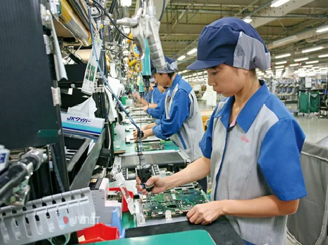 TUYỂN NỮ LẮP RÁP THIẾT BỊ MÁY MÓC ĐIỆN TỬ