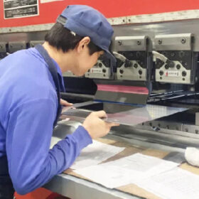 Ép kim loại XKLĐ